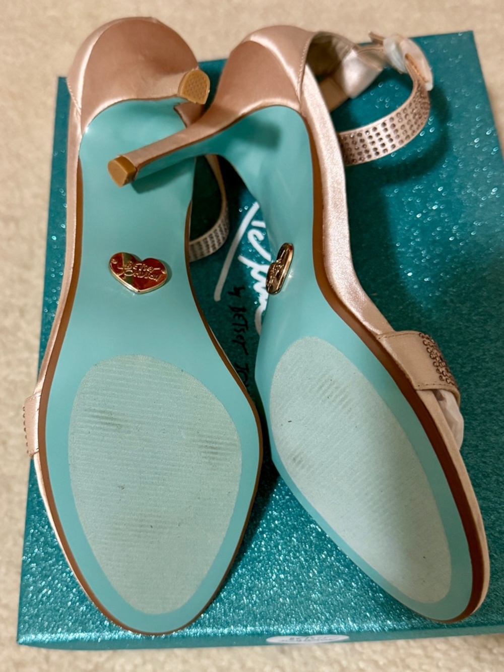 NWT! Blue by Betsey Johnson Heels Size 9.5 - Picture 2 of 5